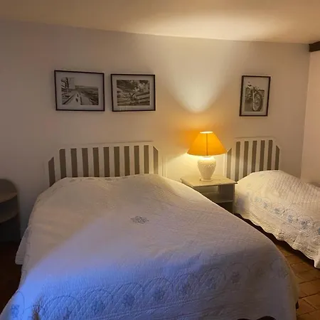 Gites « Le Clos Saint Hilaire » Mer Esterno foto